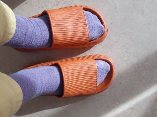 L R. review of Cloud Slides image 1 out of 1