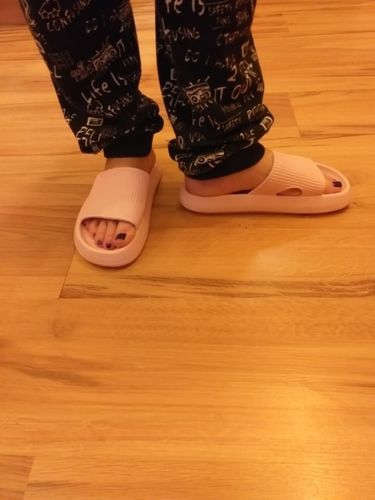 R R. review of Cloud Slides image 1 out of 1