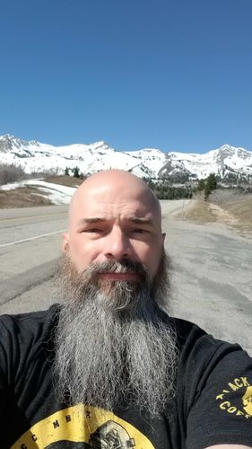 Customer photo review of SHINE Premium Beard Oil (1 oz)