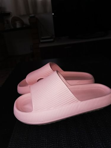 R Z. review of Cloud Slides image 1 out of 1