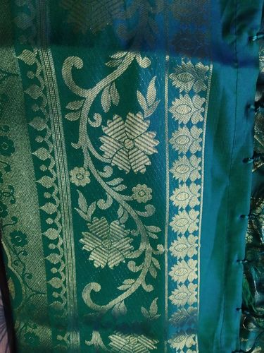 Customer photo review of Royal Princess Golden Green Woven Kanjivaram Saree