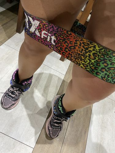 Customer photo review of Tobilleras de Patadas de Glúteos