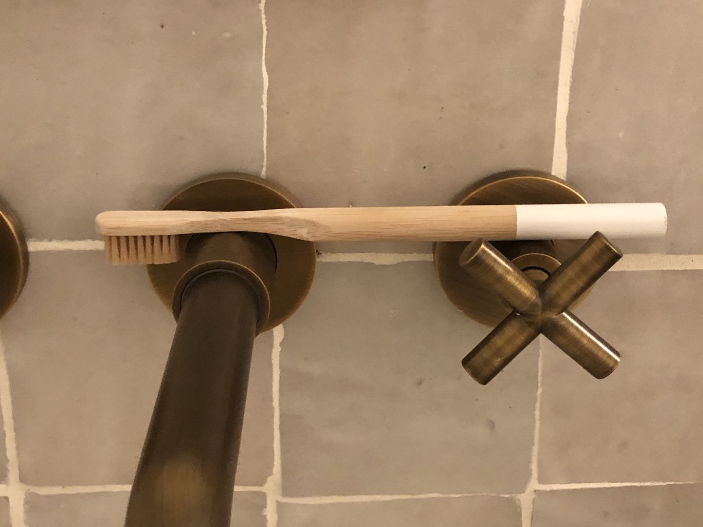 Customer photo review of OLAS Toothbrush Natural - White Handle