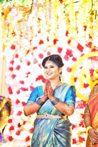 Customer photo review of Royal Princess Golden Green Woven Kanjivaram Saree