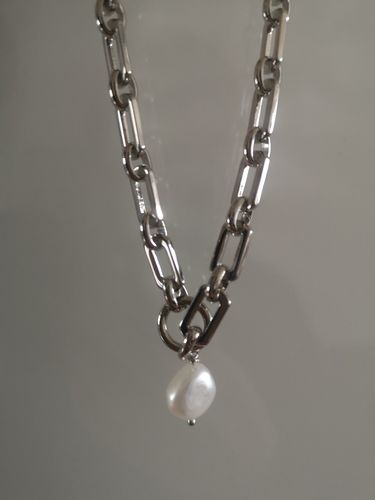 Customer photo review of Platinum Plated Freshwater Pearl Necklace