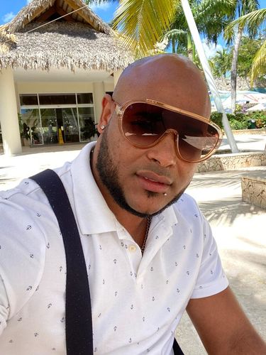 Customer photo review of Voltzen Sunglasses