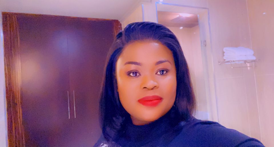 Customer photo review of Brazilian Lace Front Wig - Tara J