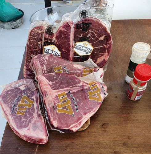 Reseña con foto de un cliente sobre Kit Carne Asada