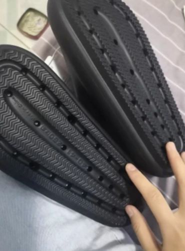 Customer photo review of Vespani Extreme Comfort Slippers