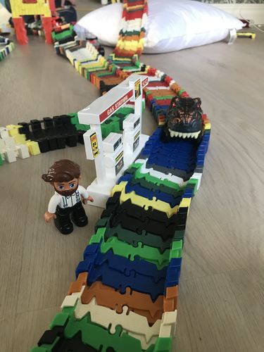 Customer photo review of Flexi-trax T-rex bil