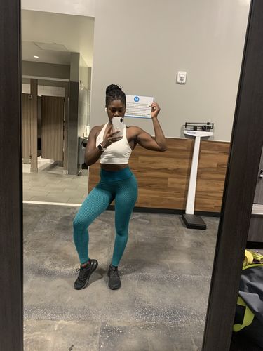 Myrlande B. review of Dream Cross-Back Sports Bra image 1 out of 1