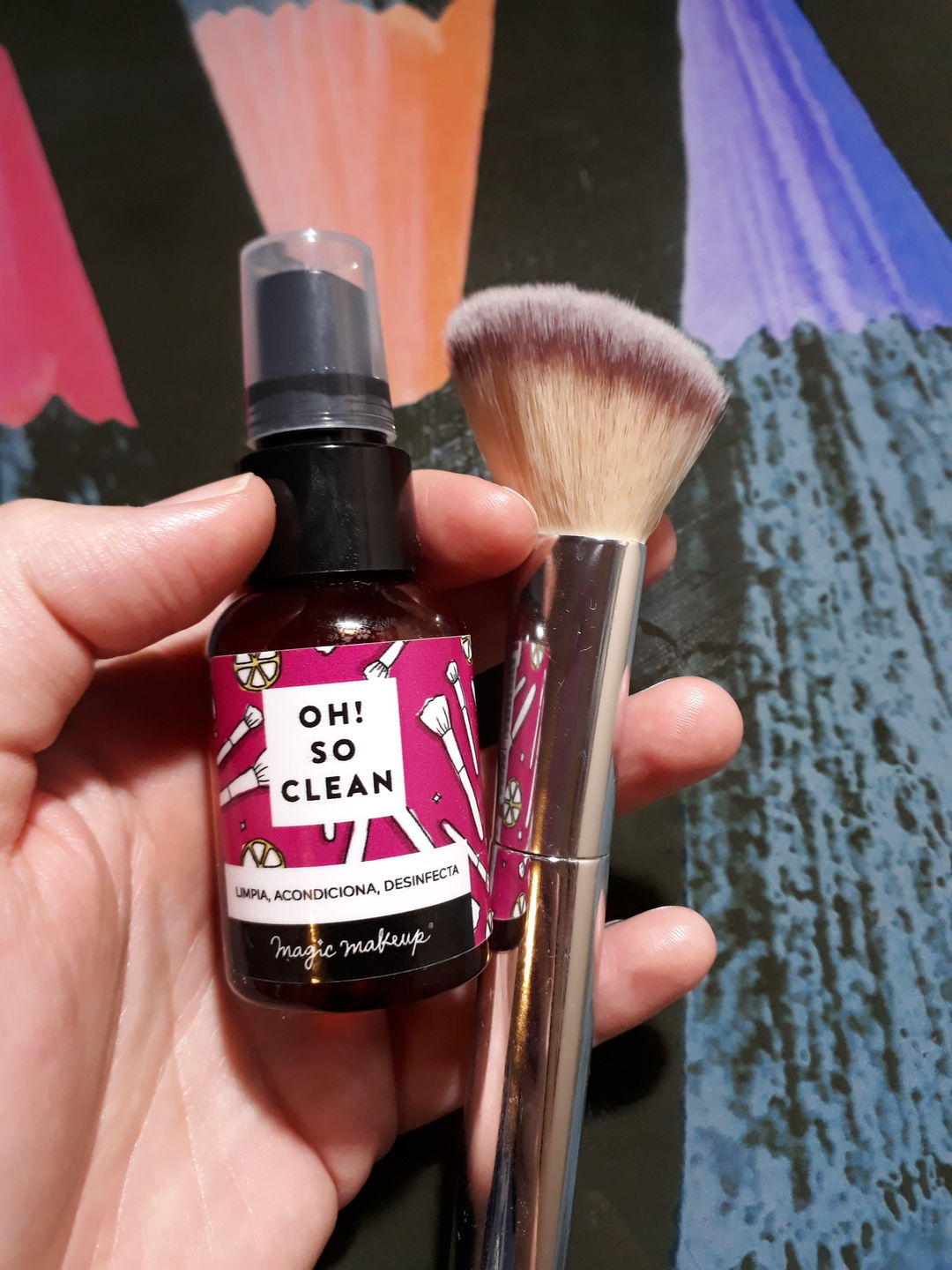 Customer photo review of ✭OH! SO CLEAN✭ limpiador instantáneo de brochas- TRAVEL SIZE