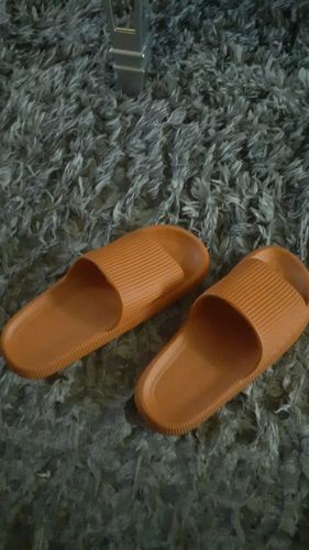 Customer photo review of Women Non-slip Cushion Ultra-soft Slippers