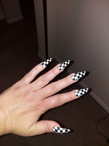 Customer photo review of INSTANT GLAM- CHECKER LONG STILETTO SET