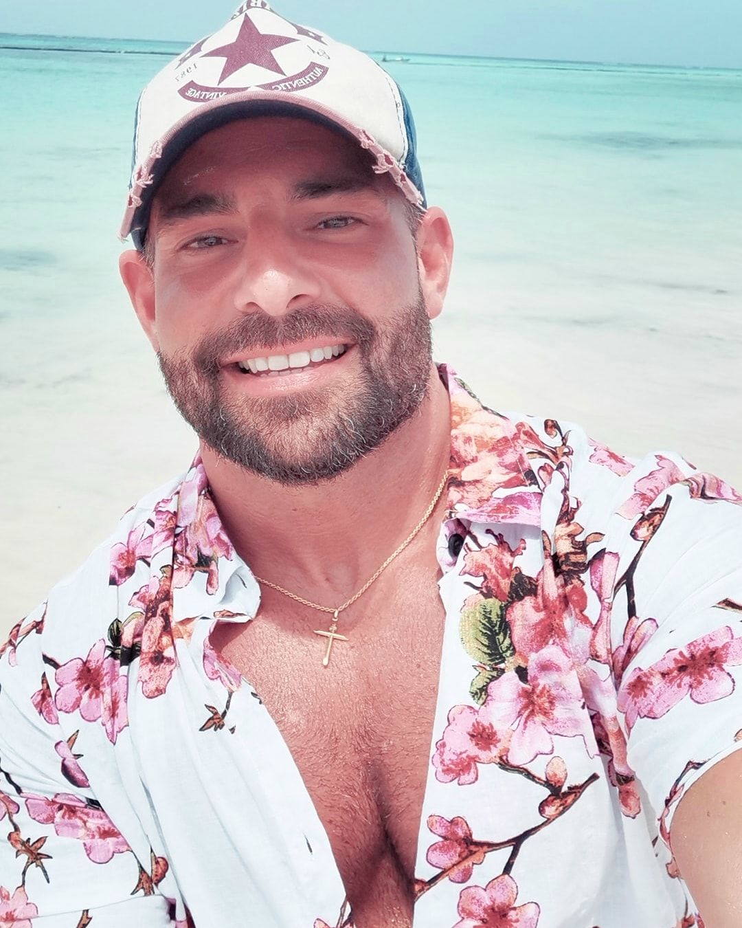 Customer photo review of Men's Floral Cotton Tropical Hawaiian Shirt