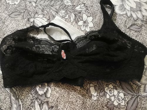 Customer photo review of Black Dona Net Underwired Bra