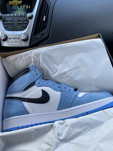 Customer photo review of Air Jordan 1 Retro High White University Blue Black