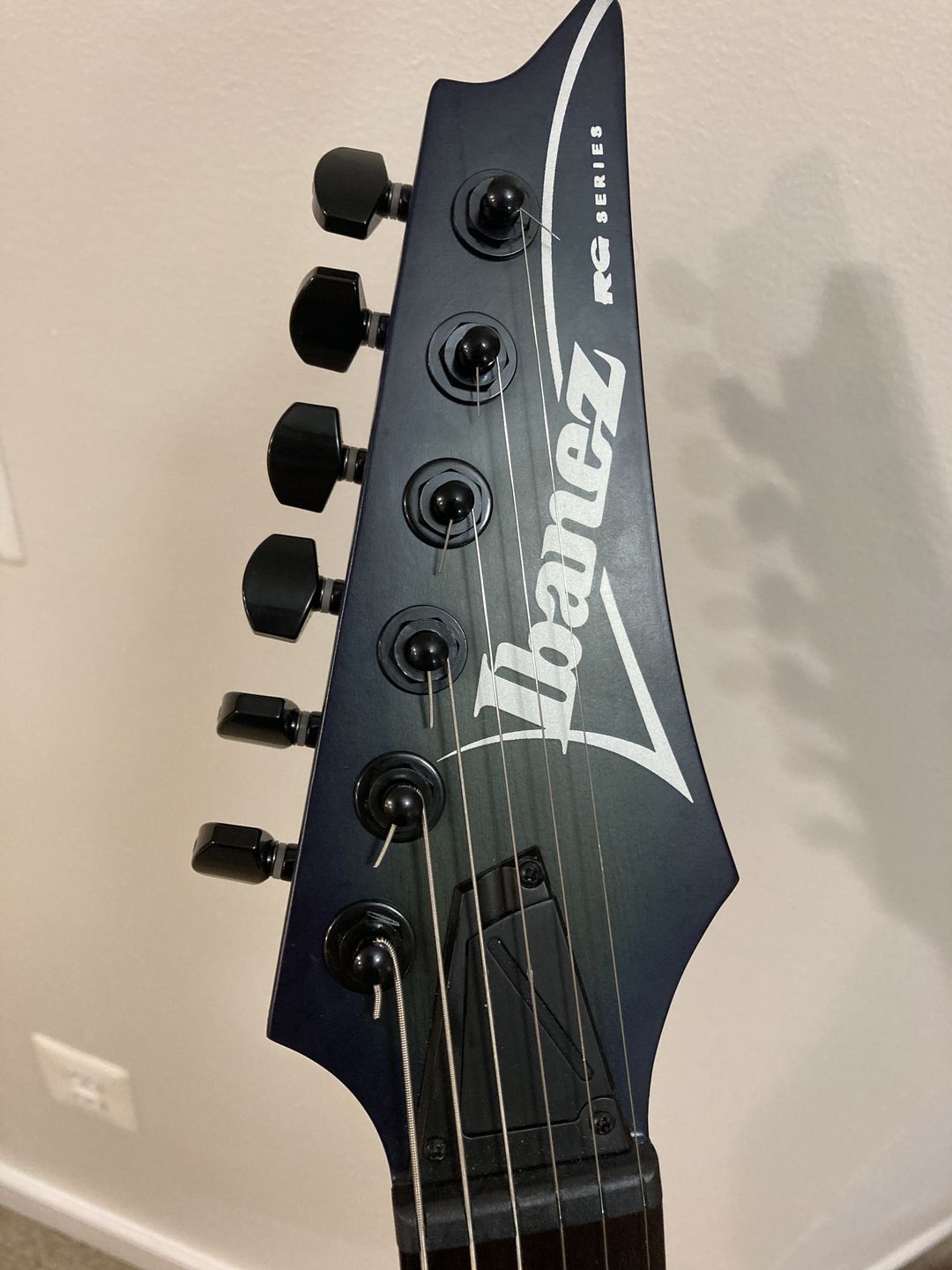 Customer photo review of Guitar Tuner Upgrade Kit for 6 Inline Headstocks (10mm Post Hole)