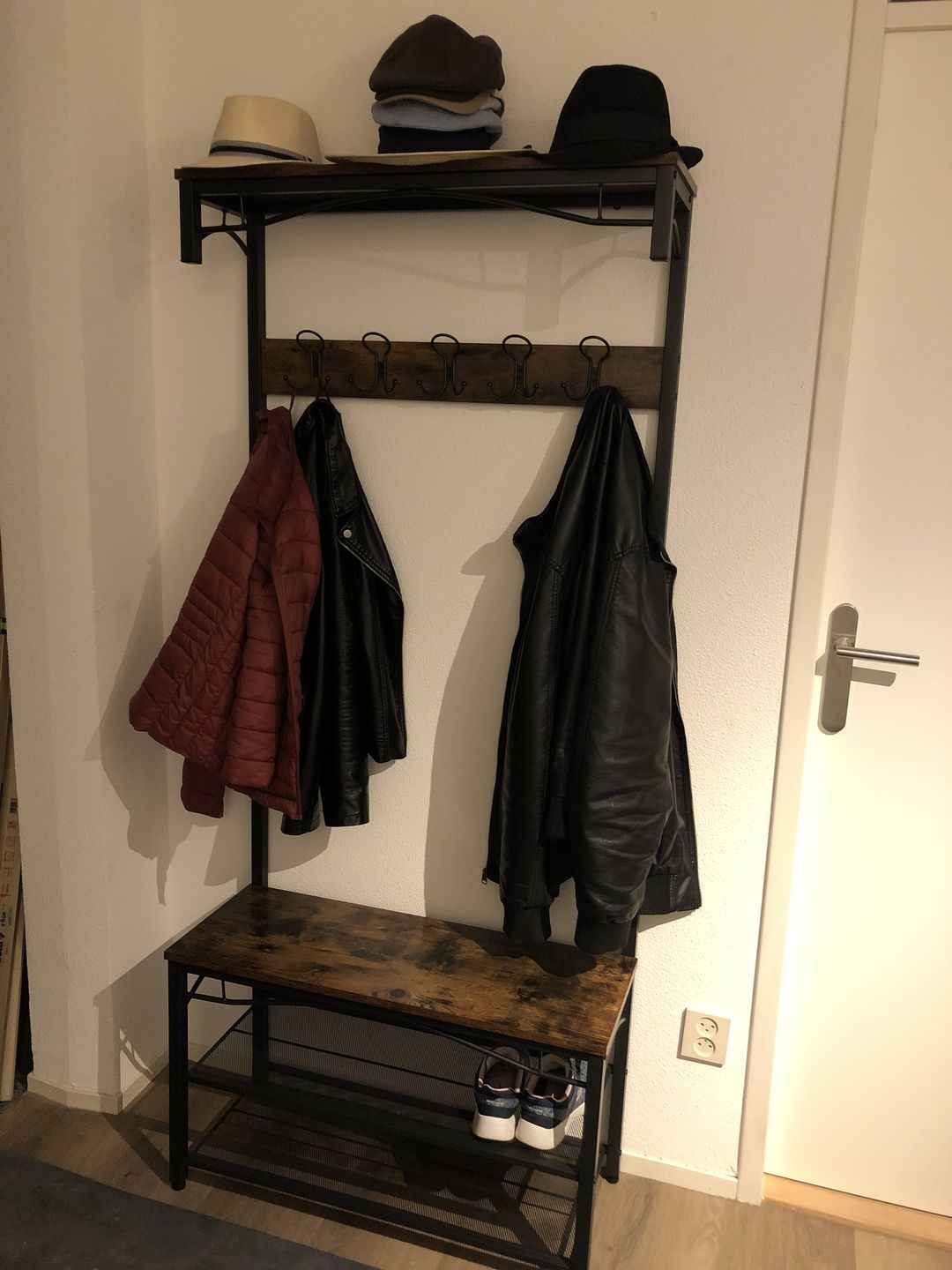 Customer photo review of Garderoberek Industrieel Design | Houtlook en Staal | 80x30x179cm