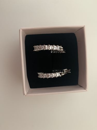 Customer photo review of Icey Ohrringe