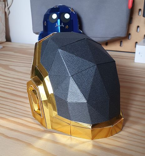Customer photo review of Casque Daft Punk doré