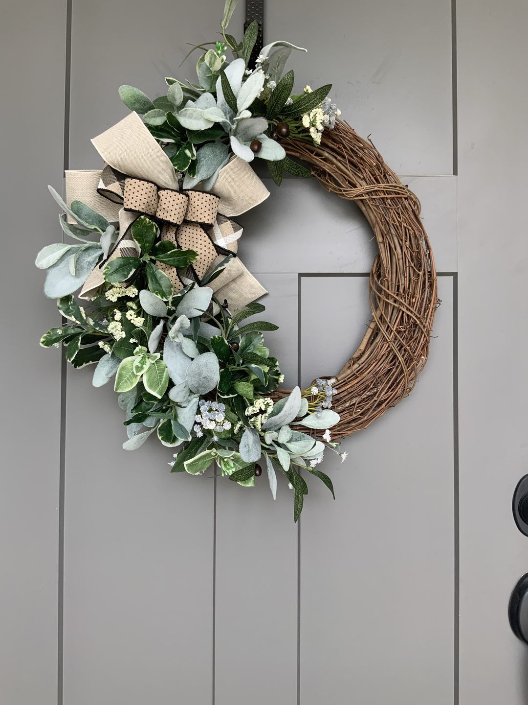 Customer photo review of 18" Round Grapevine Wreath