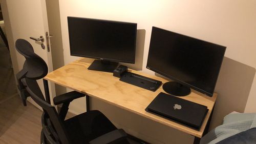 Customer photo review of Escritorio de madera MIMA 120 x 50 Negro