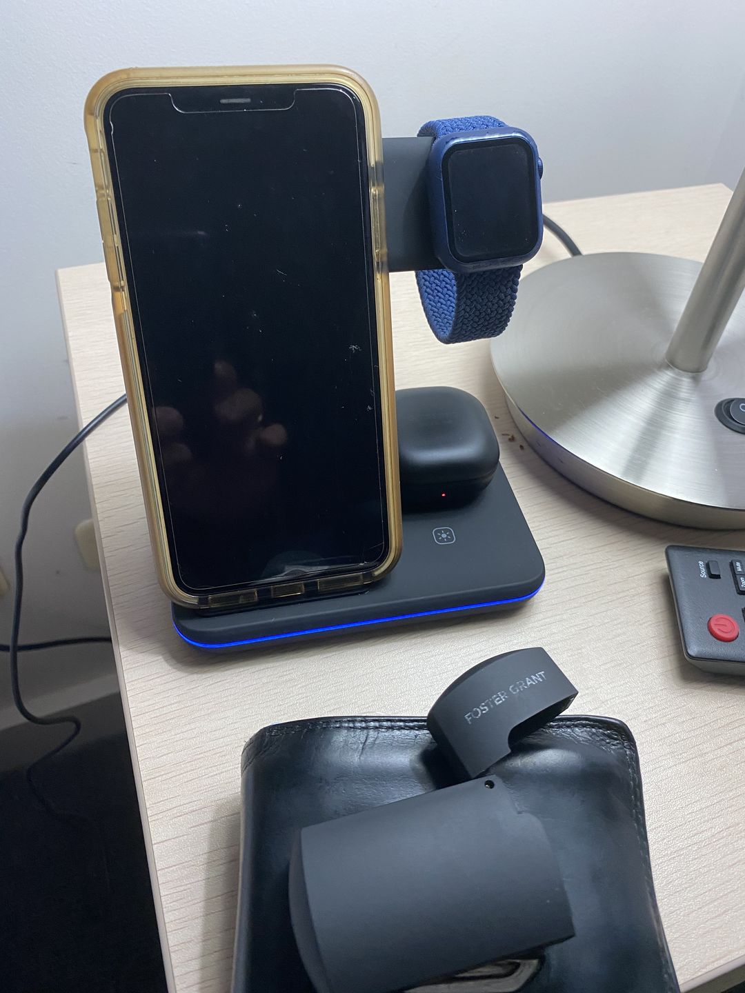 Customer photo review of PTC Select 3 in 1 Wireless Charger Stand Dock for Apple iPhone iWatch Airpods & Samsung