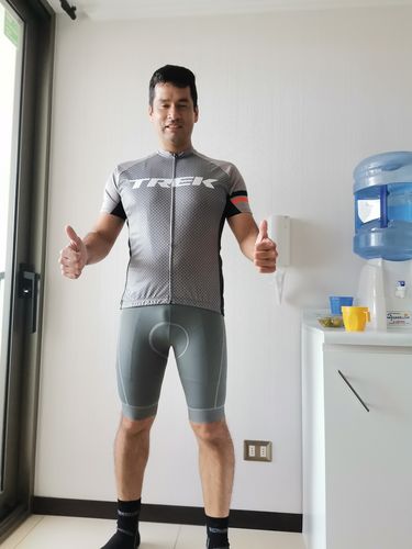 Reseña con foto de un cliente sobre Calza MK030 Grey MCYCLE