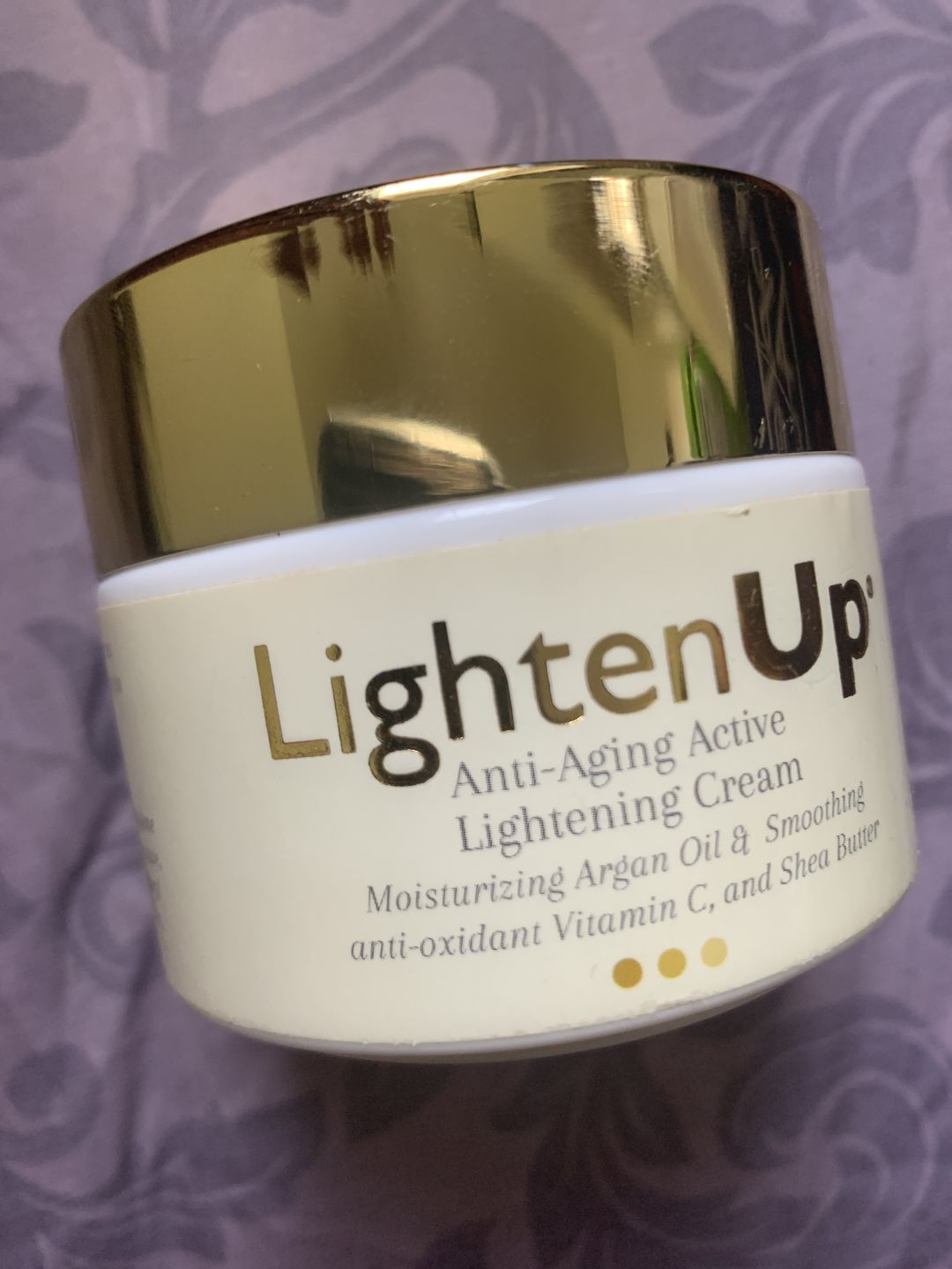 Customer photo review of Omic LightenUp Anti-Aging Lightening Cream - 100ml