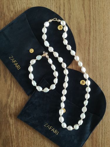 Customer photo review of Classic Baroque Pearl Necklace Bracelet Earrings Set