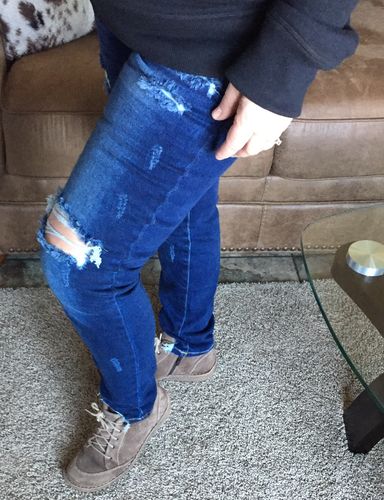 Customer photo review of Kancan Mid Rise Distressed Skinny