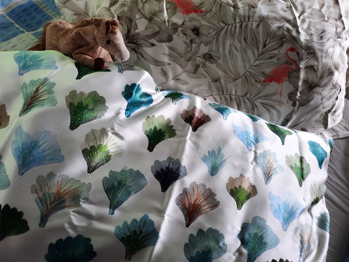 Customer photo review of Flamingos Pure Silk Pillowcase