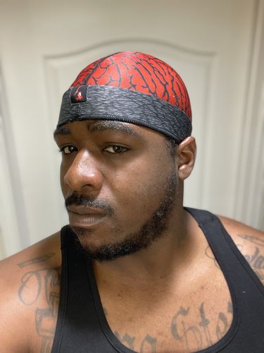 Customer photo review of Red 23  silky compression cap (deluxe wrapped band)