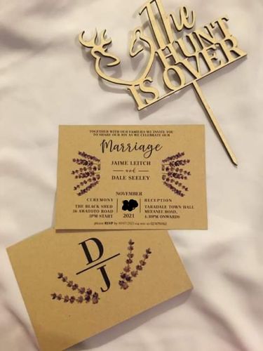 Customer photo review of Wedding Hunt Cake Topper (other colours available)