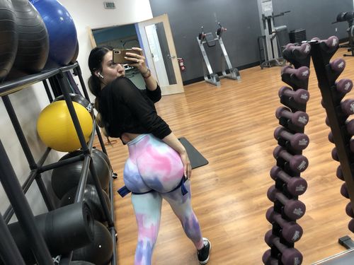 Customer photo review of Pink Tie-Dye Scrunch Butt Leggings