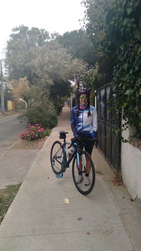 Reseña con foto de un cliente sobre Chaqueta Lameda Honeycomb Blue Mujer
