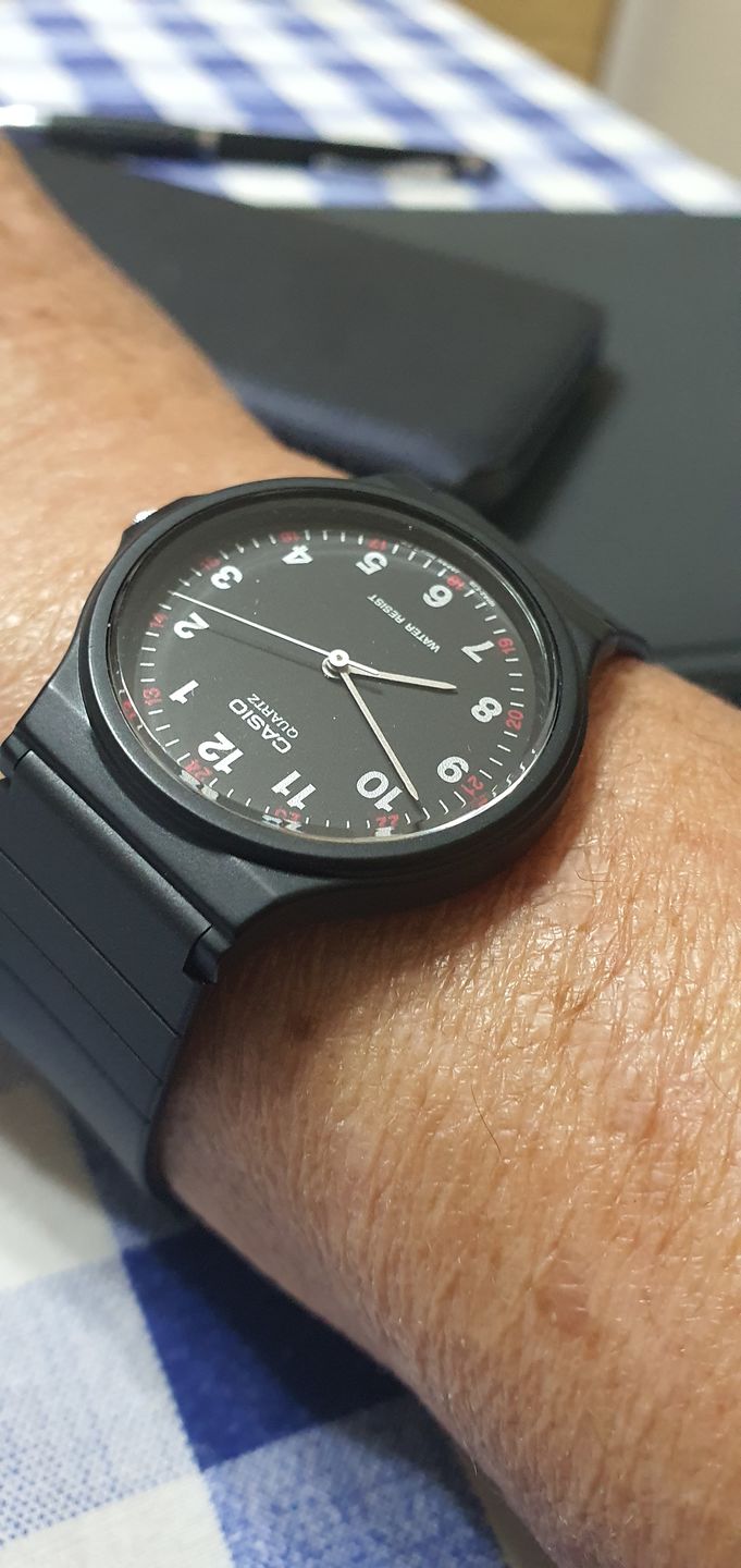 Customer photo review of Reloj Casio Vintage MQ-24-1BLDF Negro Números