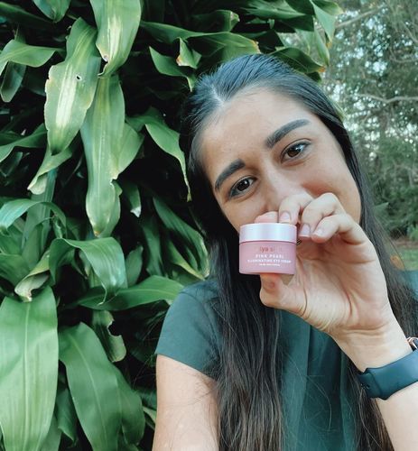 Customer photo review of Pink Pearl Illuminating Eye Cream