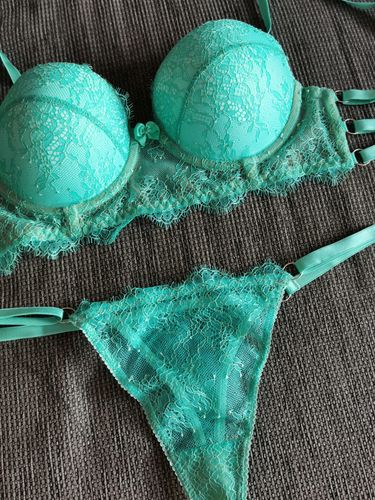 Customer photo review of Lucy Aqua String