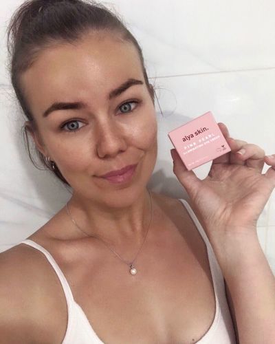 Customer photo review of Pink Pearl Illuminating Eye Cream
