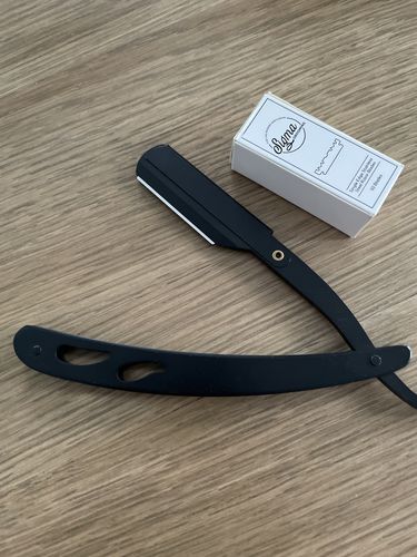 Customer photo review of Straight Razor