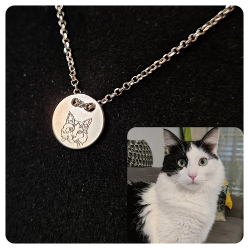 Customer photo review of Silber Lineart Love Halskette