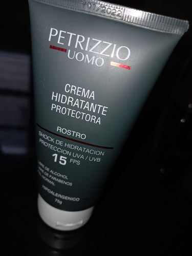 Customer photo review of Petrizzio Crema Hidratante Protectora Uomo Fps15