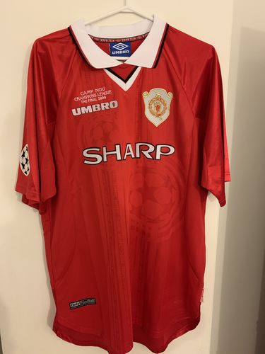 Customer photo review of MANU 1999/2000 International Kit - Short Sleeves