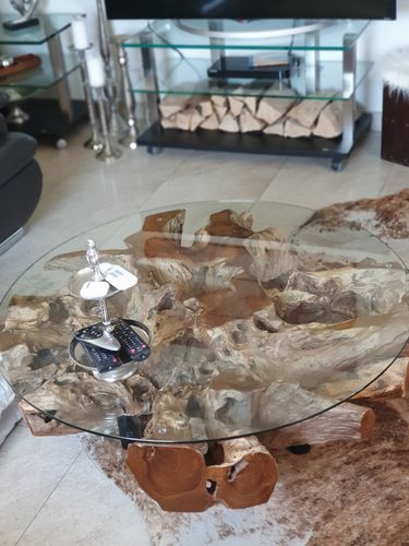 Customer photo review of Couchtisch Wurzel NAGA inkl. Glasplatte Ø 100cm