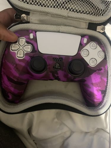 Customer photo review of Red Digital Camo - PS5 Controller Skin