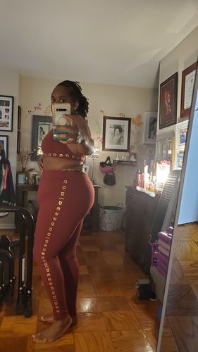 Customer photo review of Rose G O D | D E S S Leggings