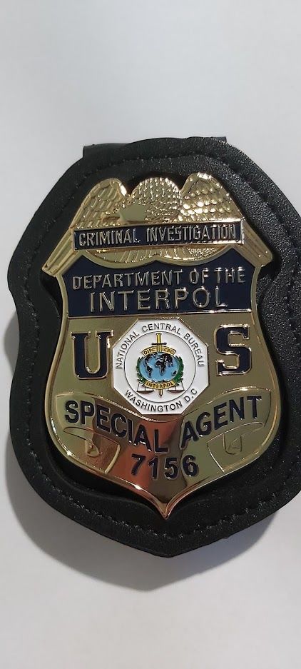 Customer photo review of CIA Protective Operations Division Special Agent Badge Solid Copper Replica Movie Props #943