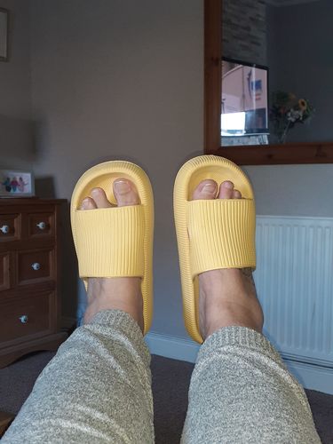 Customer photo review of Women Non-slip Cushion Ultra-soft Slippers